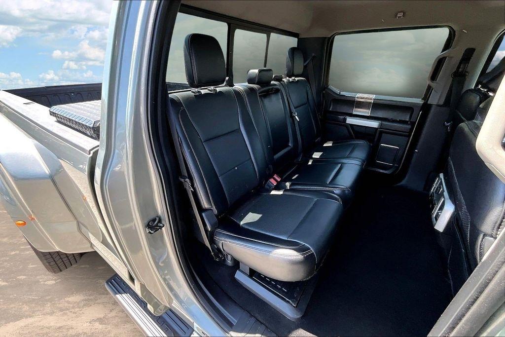 Ford F-350 SD Lariat Crew Cab Long Bed DRW 4WD 2019