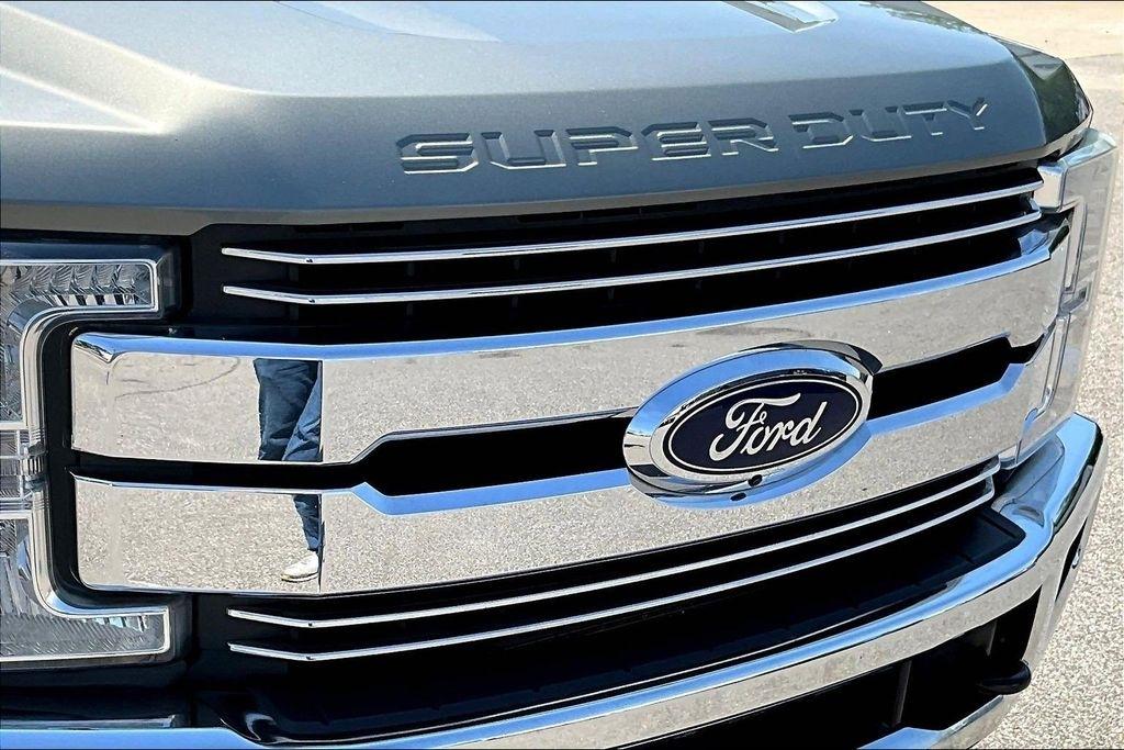 Ford F-350 SD Lariat Crew Cab Long Bed DRW 4WD 2019