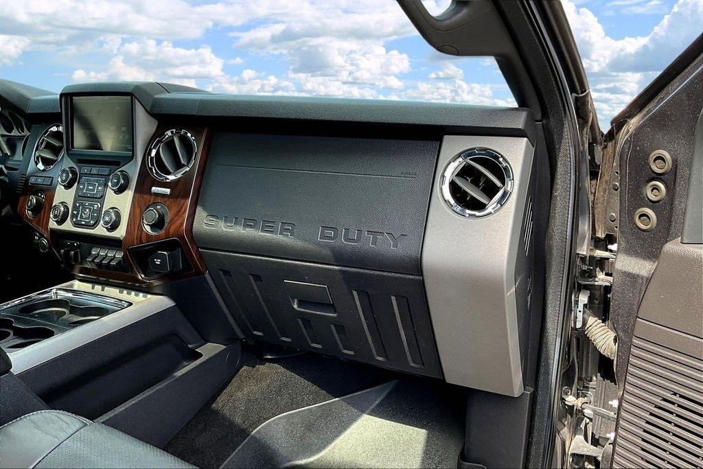 Ford F-350 SD King Ranch Crew Cab Long Bed 4WD 2016