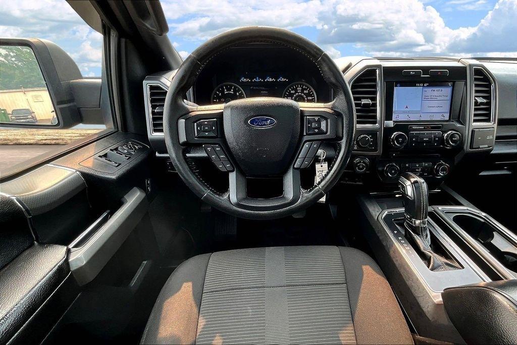Ford F-150 Lariat SuperCrew 5.5-ft. Bed 4WD 2016