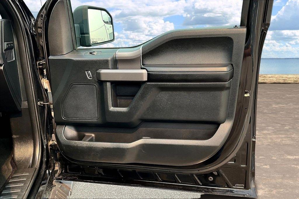 Ford F-150 Lariat SuperCrew 5.5-ft. Bed 4WD 2016