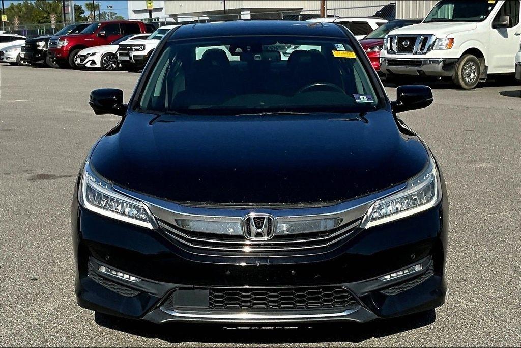 Honda Accord Touring V6 Sedan 6-Spd AT 2017