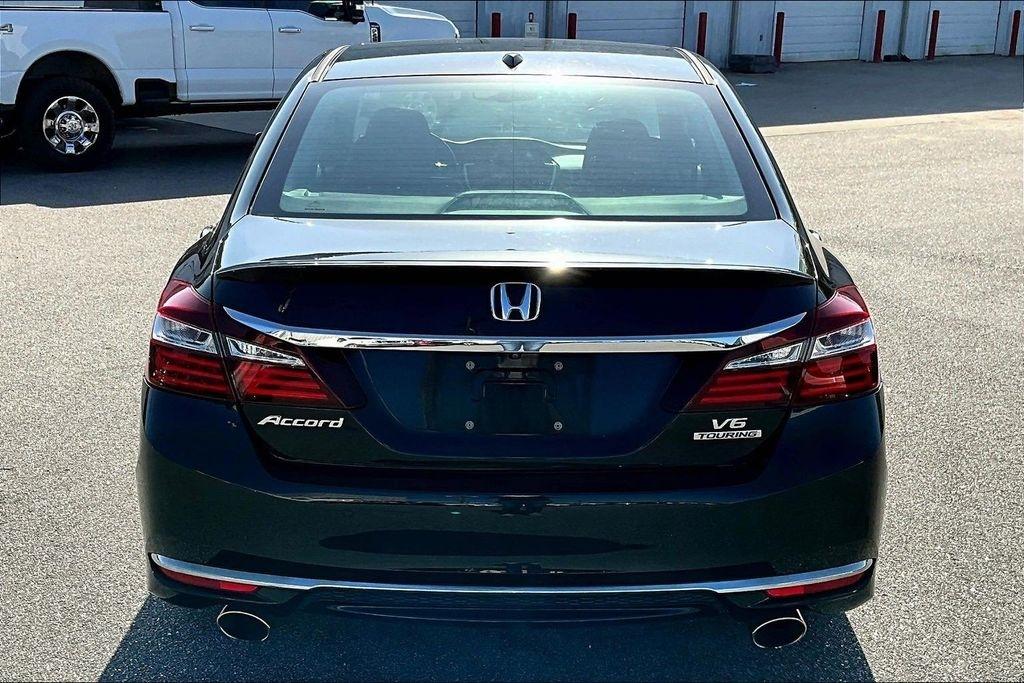 Honda Accord Touring V6 Sedan 6-Spd AT 2017