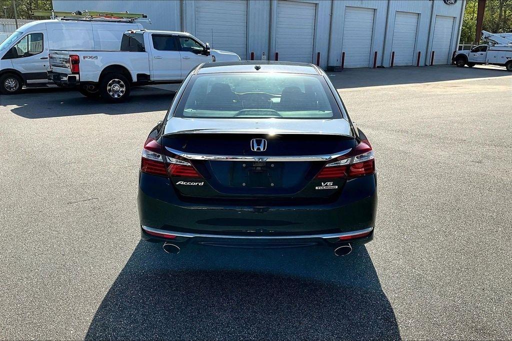 Honda Accord Touring V6 Sedan 6-Spd AT 2017
