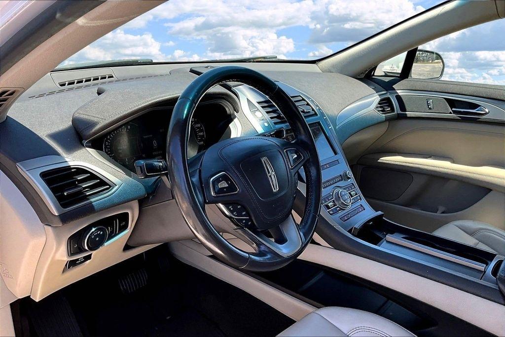 Lincoln MKZ Base 2019