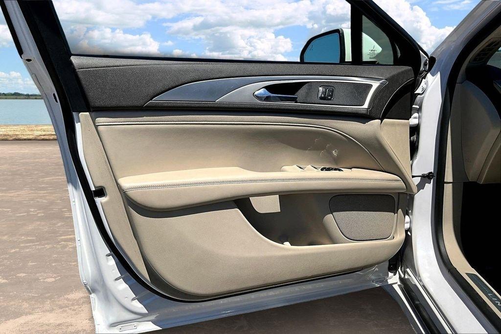Lincoln MKZ Base 2019