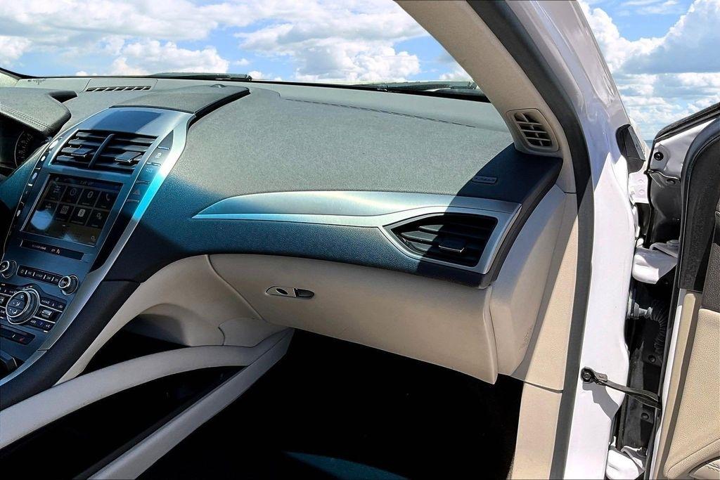 Lincoln MKZ Base 2019