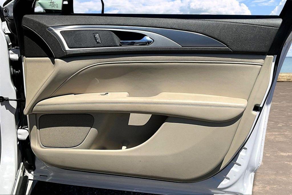 Lincoln MKZ Base 2019
