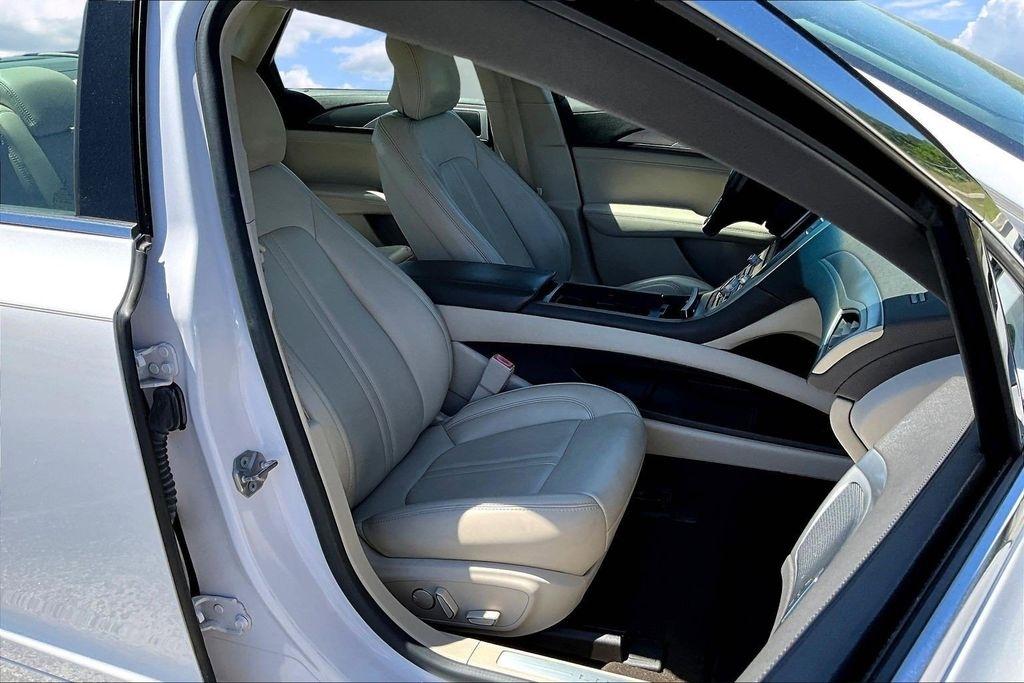 Lincoln MKZ Base 2019
