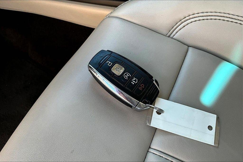 Lincoln MKZ Base 2019