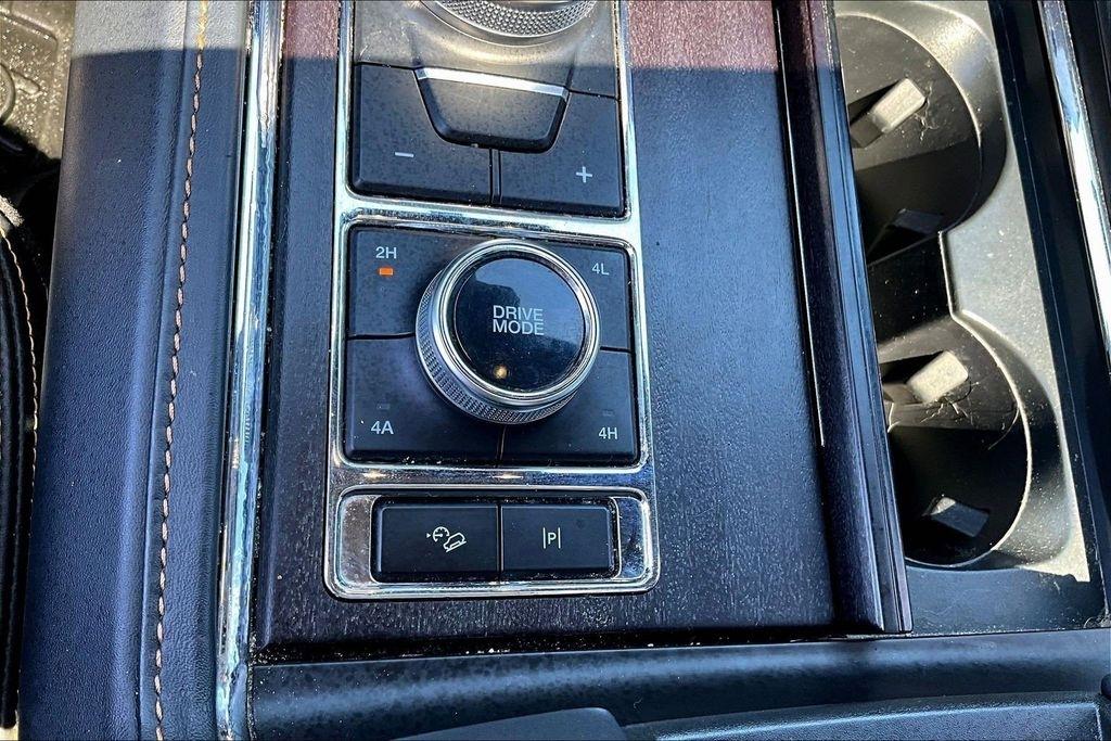 Ford Expedition Platinum 4WD 2023
