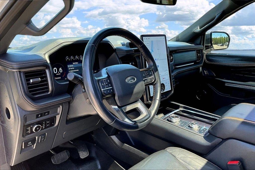 Ford Expedition Platinum 4WD 2023