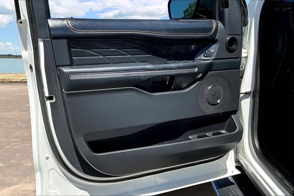 Ford Expedition Platinum 4WD 2023