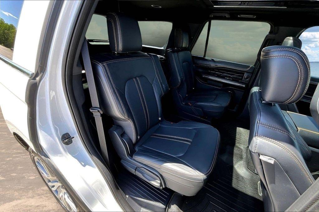 Ford Expedition Platinum 4WD 2023