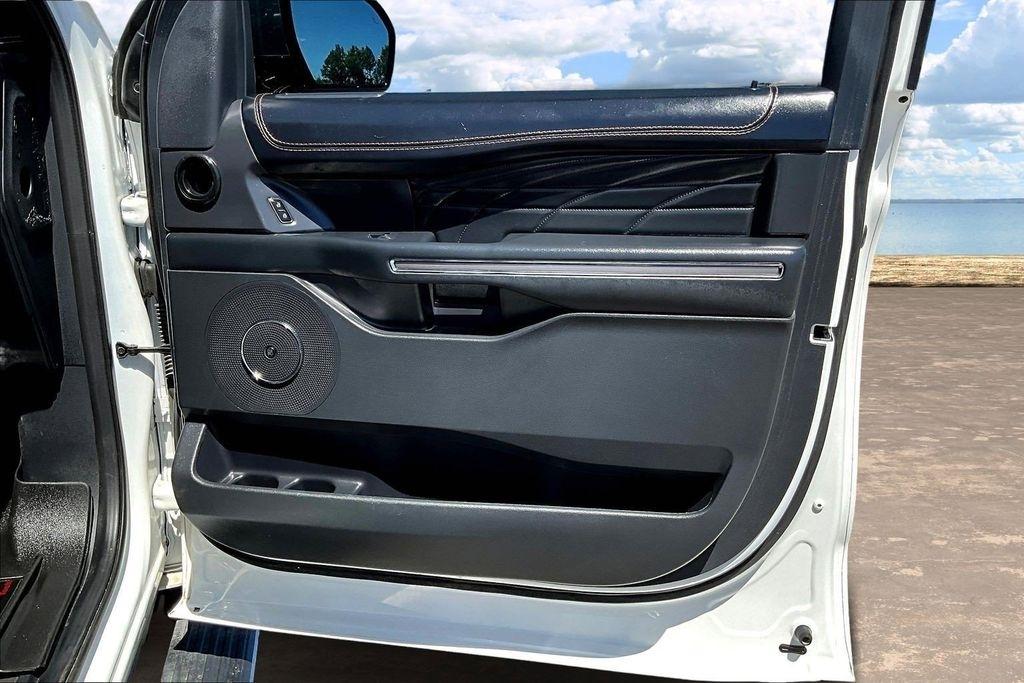 Ford Expedition Platinum 4WD 2023