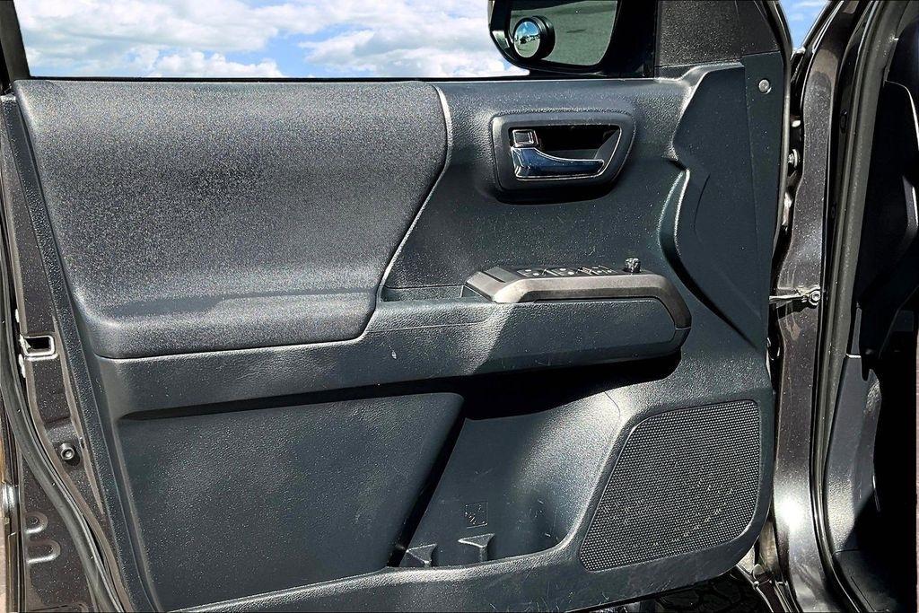 Toyota Tacoma SR5 Double Cab Long Bed V6 6AT 4WD 2019