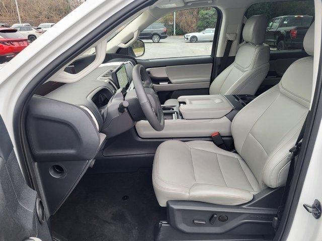 Ford Expedition MAX XLT 4WD 2025