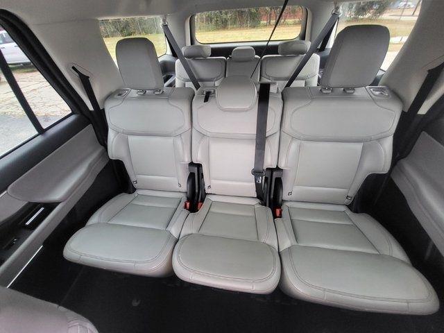 Ford Expedition MAX XLT 4WD 2025