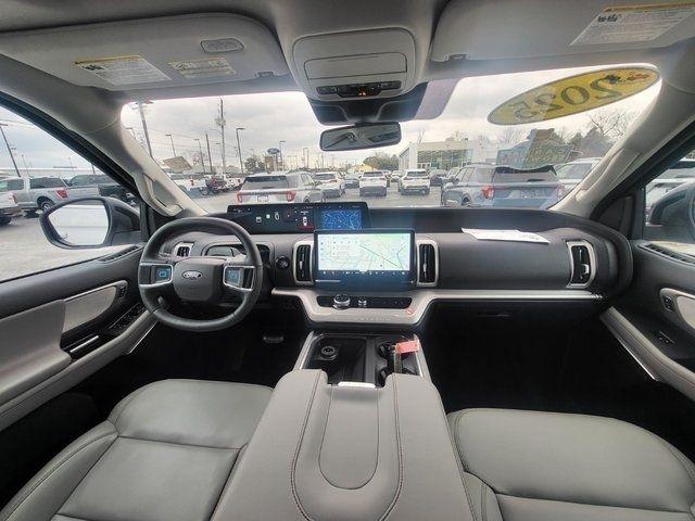 Ford Expedition MAX XLT 4WD 2025