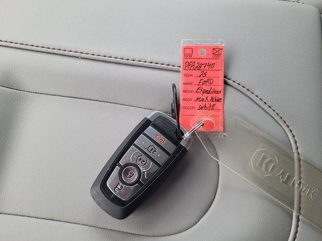 Ford Expedition MAX XLT 4WD 2025