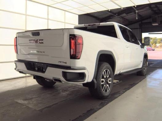 GMC Sierra 1500 AT4 Crew Cab 4WD 2024
