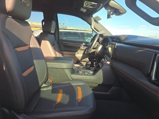 GMC Sierra 1500 AT4 Crew Cab 4WD 2024