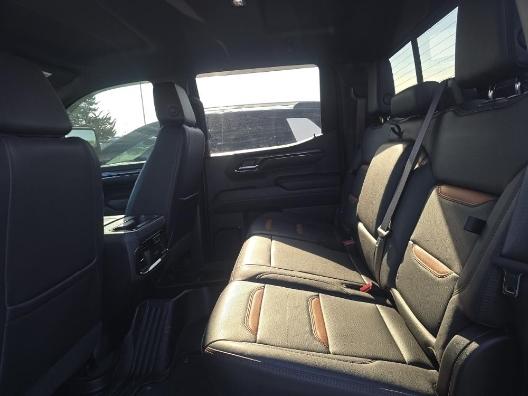 GMC Sierra 1500 AT4 Crew Cab 4WD 2024