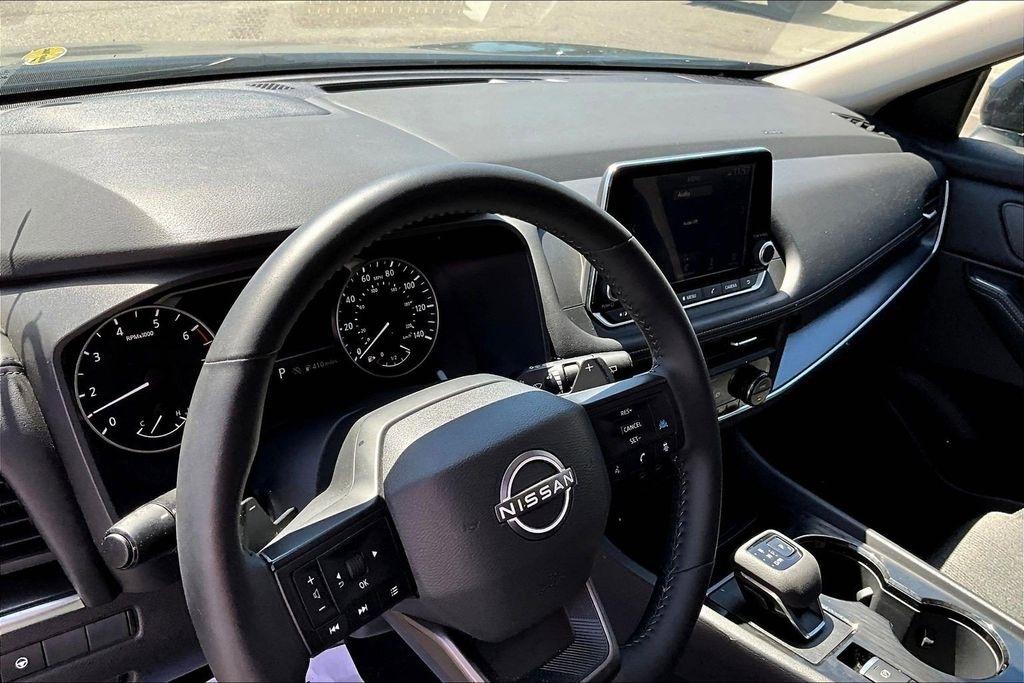 Nissan Rogue SV 2025