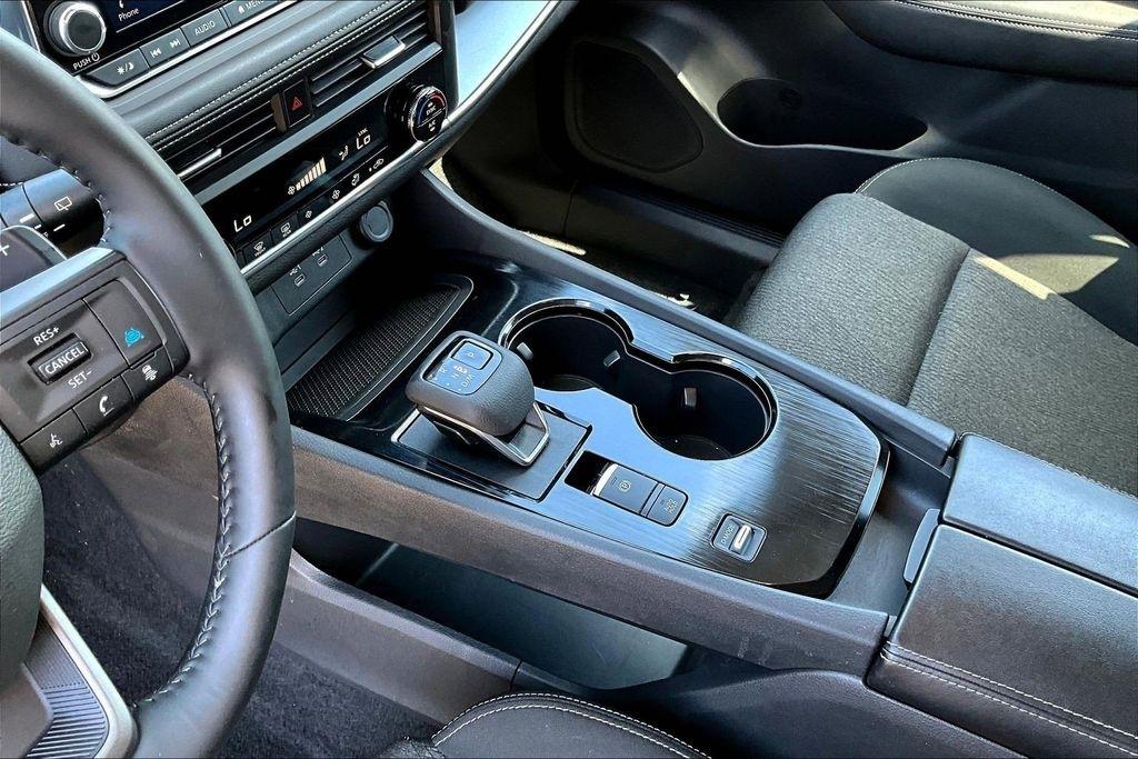 Nissan Rogue SV 2025