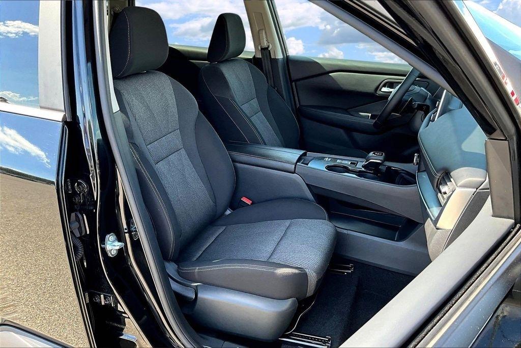 Nissan Rogue SV 2025
