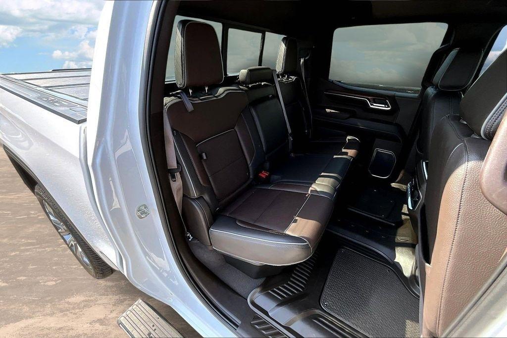 GMC Sierra 1500 Denali Crew Cab Short Box 4WD 2023
