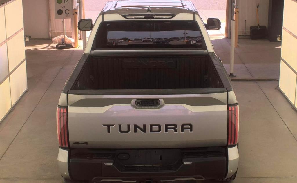 Toyota Tundra Limited CrewMax 4WD 2025