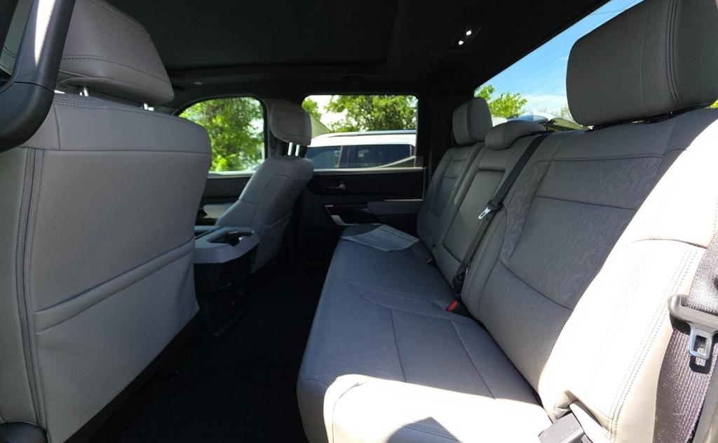 Toyota Tundra Limited CrewMax 4WD 2025