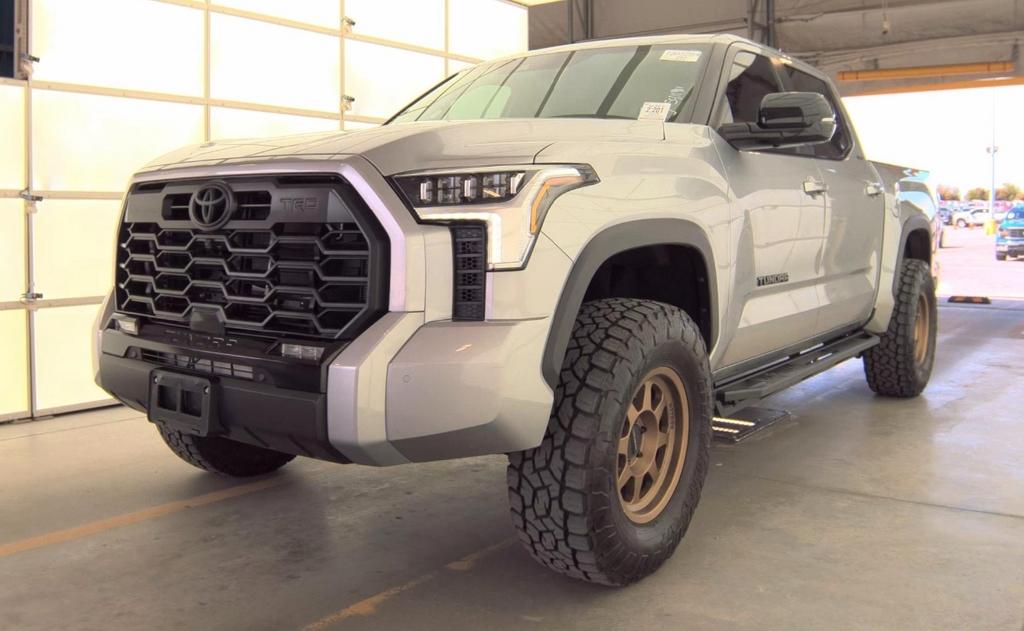 Toyota Tundra Limited CrewMax 4WD 2025