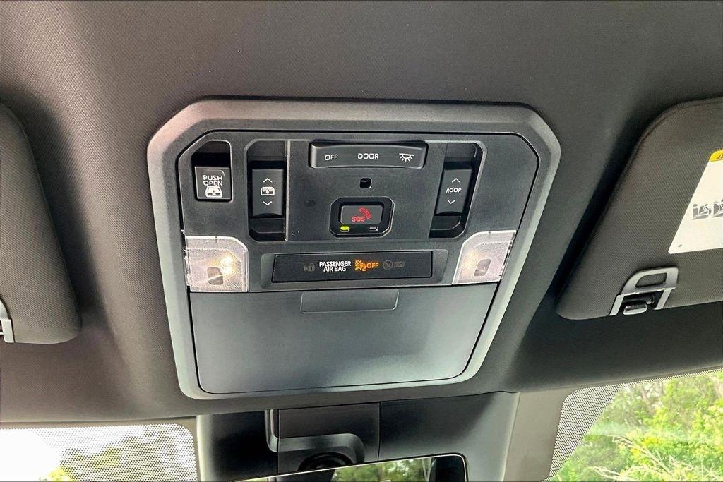 Toyota Tundra Limited CrewMax 4WD 2025