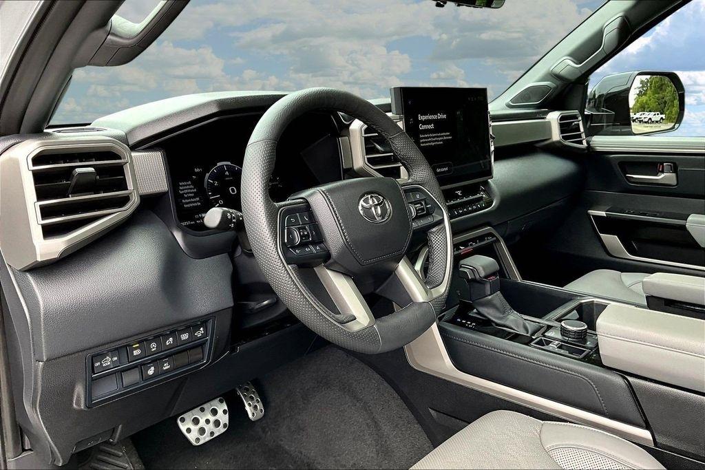 Toyota Tundra Limited CrewMax 4WD 2025
