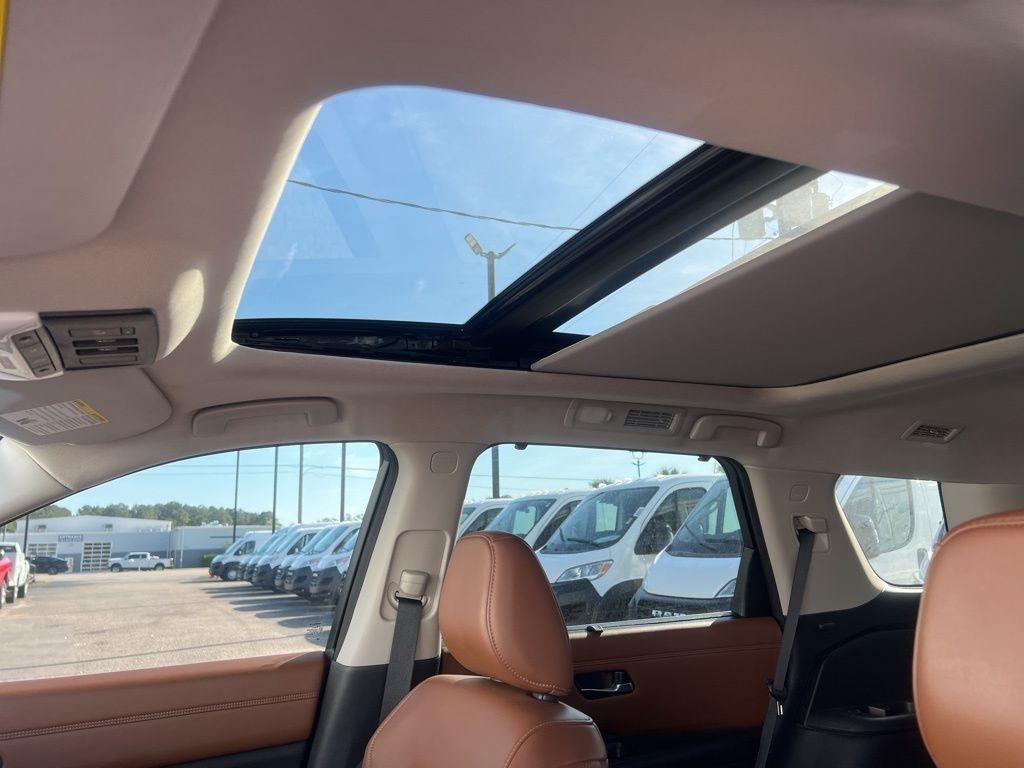 Nissan Pathfinder Platinum 4WD 2024