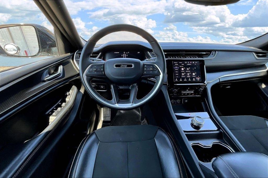 Jeep Grand Cherokee Laredo 4WD 2024