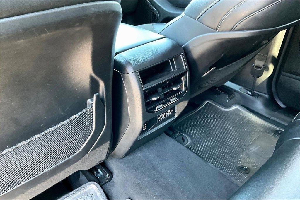 Jeep Grand Cherokee Laredo 4WD 2024