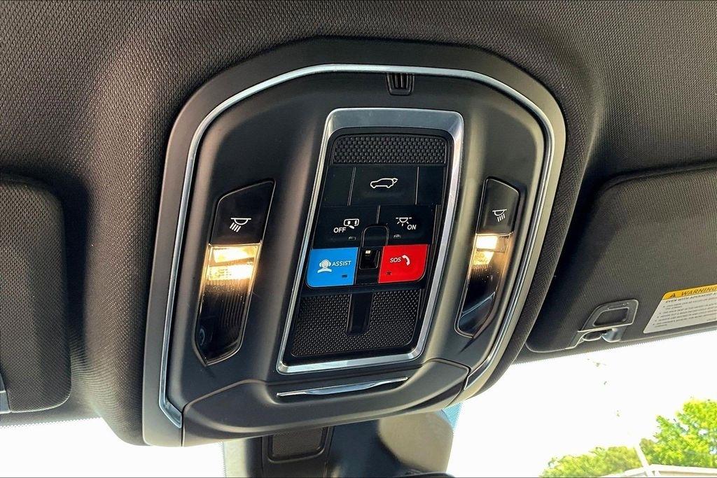 Jeep Grand Cherokee Laredo 4WD 2024