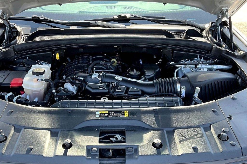 Jeep Grand Cherokee Laredo 4WD 2024