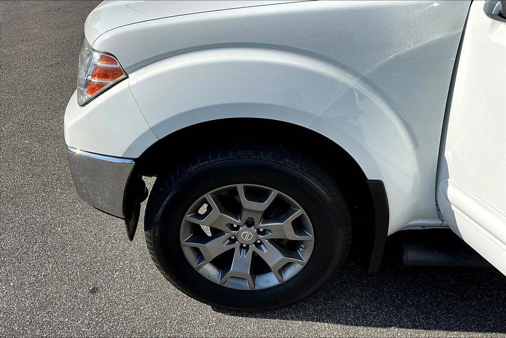 Nissan Frontier PRO-4X Crew Cab 5AT 4WD 2017