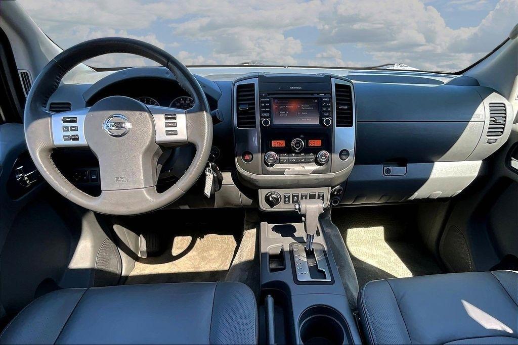 Nissan Frontier PRO-4X Crew Cab 5AT 4WD 2017