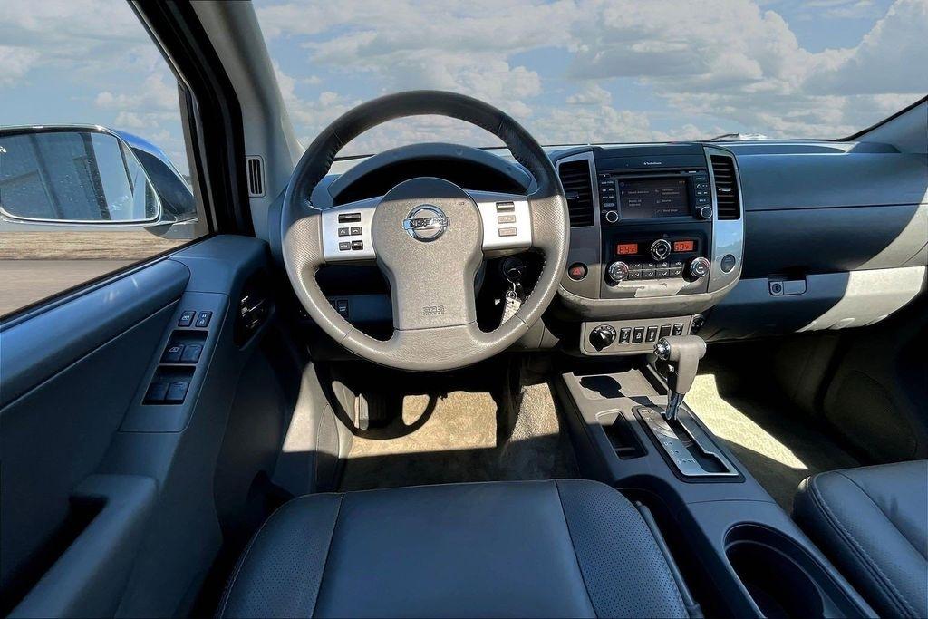 Nissan Frontier PRO-4X Crew Cab 5AT 4WD 2017