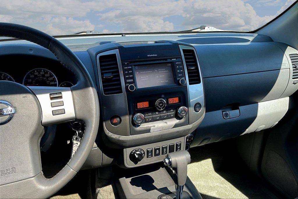 Nissan Frontier PRO-4X Crew Cab 5AT 4WD 2017