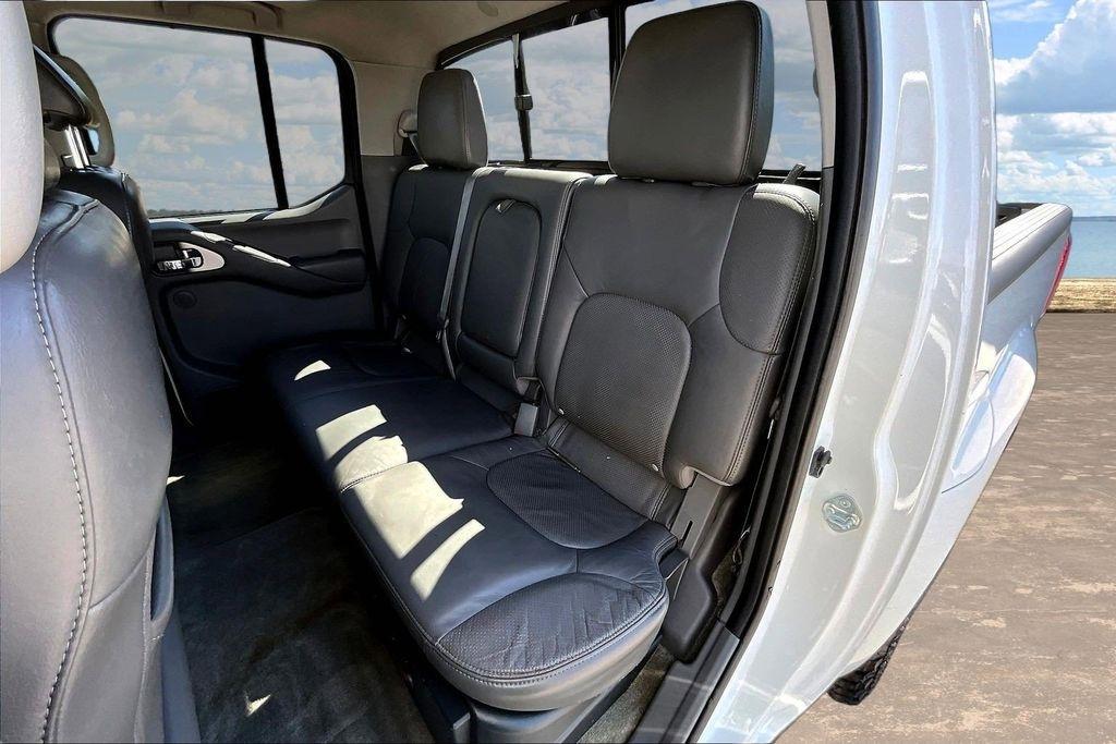 Nissan Frontier PRO-4X Crew Cab 5AT 4WD 2017