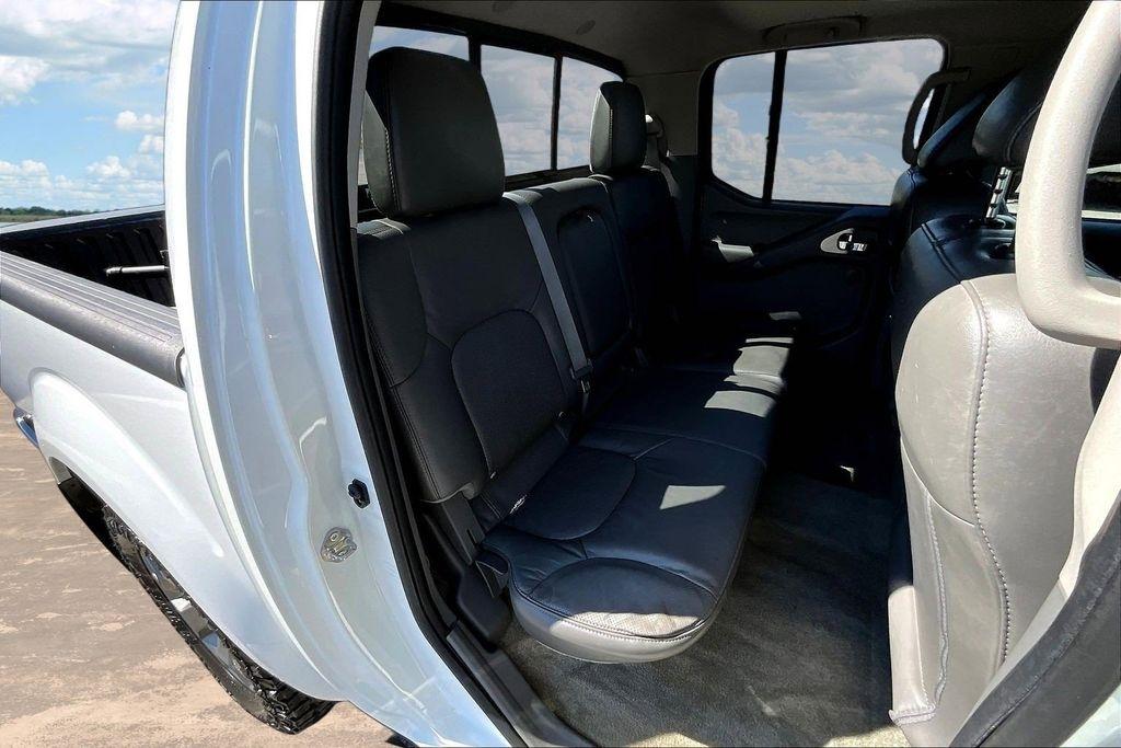 Nissan Frontier PRO-4X Crew Cab 5AT 4WD 2017