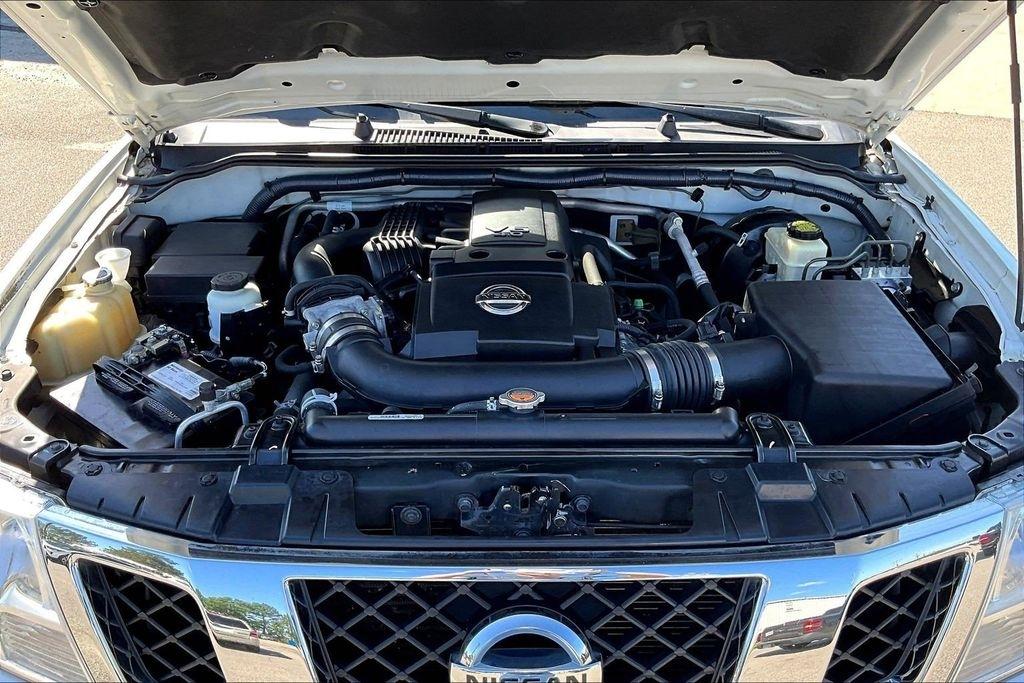 Nissan Frontier PRO-4X Crew Cab 5AT 4WD 2017
