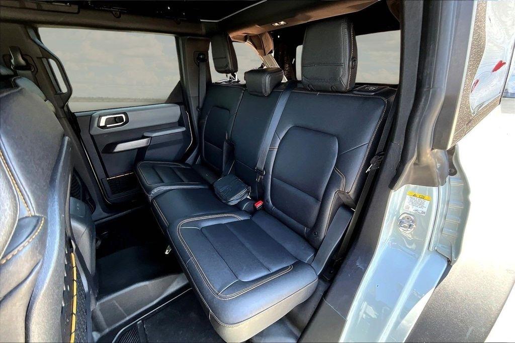 Ford Bronco Base 4-Door w/Advanced 2023