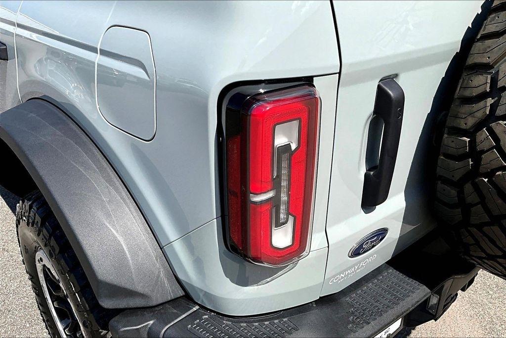 Ford Bronco Base 4-Door w/Advanced 2023
